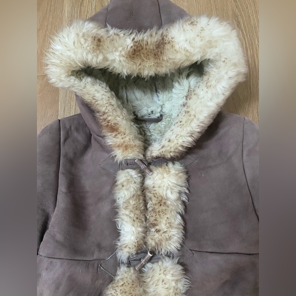 Girls Shearling Coat - Picture 2 of 11